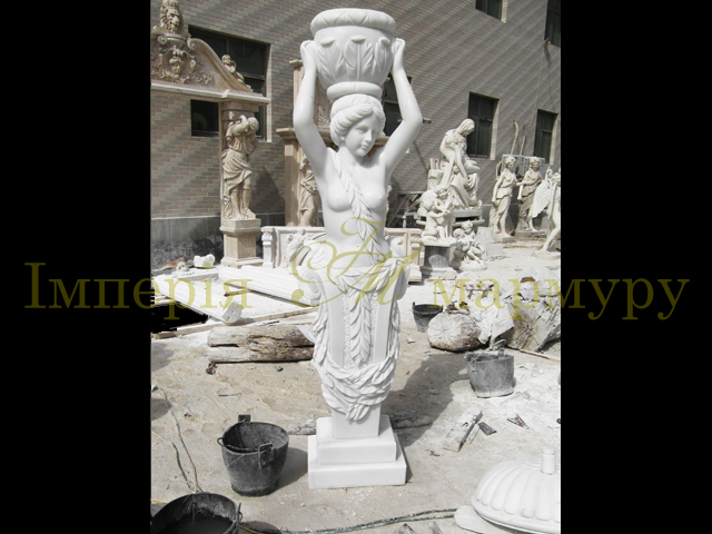 Мраморная скульптура Карреатида - фото